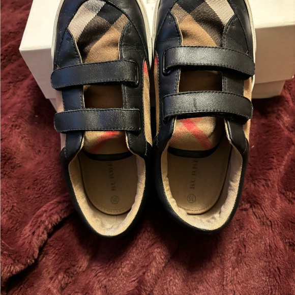 Burberry Authentic kids sneaker. - Picture 9 of 13